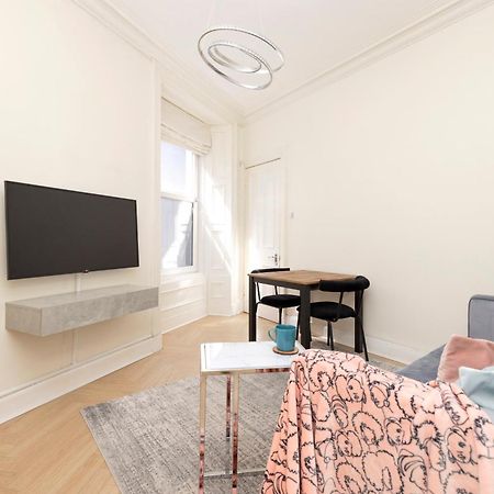 Apartamento Joivy Modern Flat In City Centre - For Up To 3 Guests Edimburgo Exterior foto