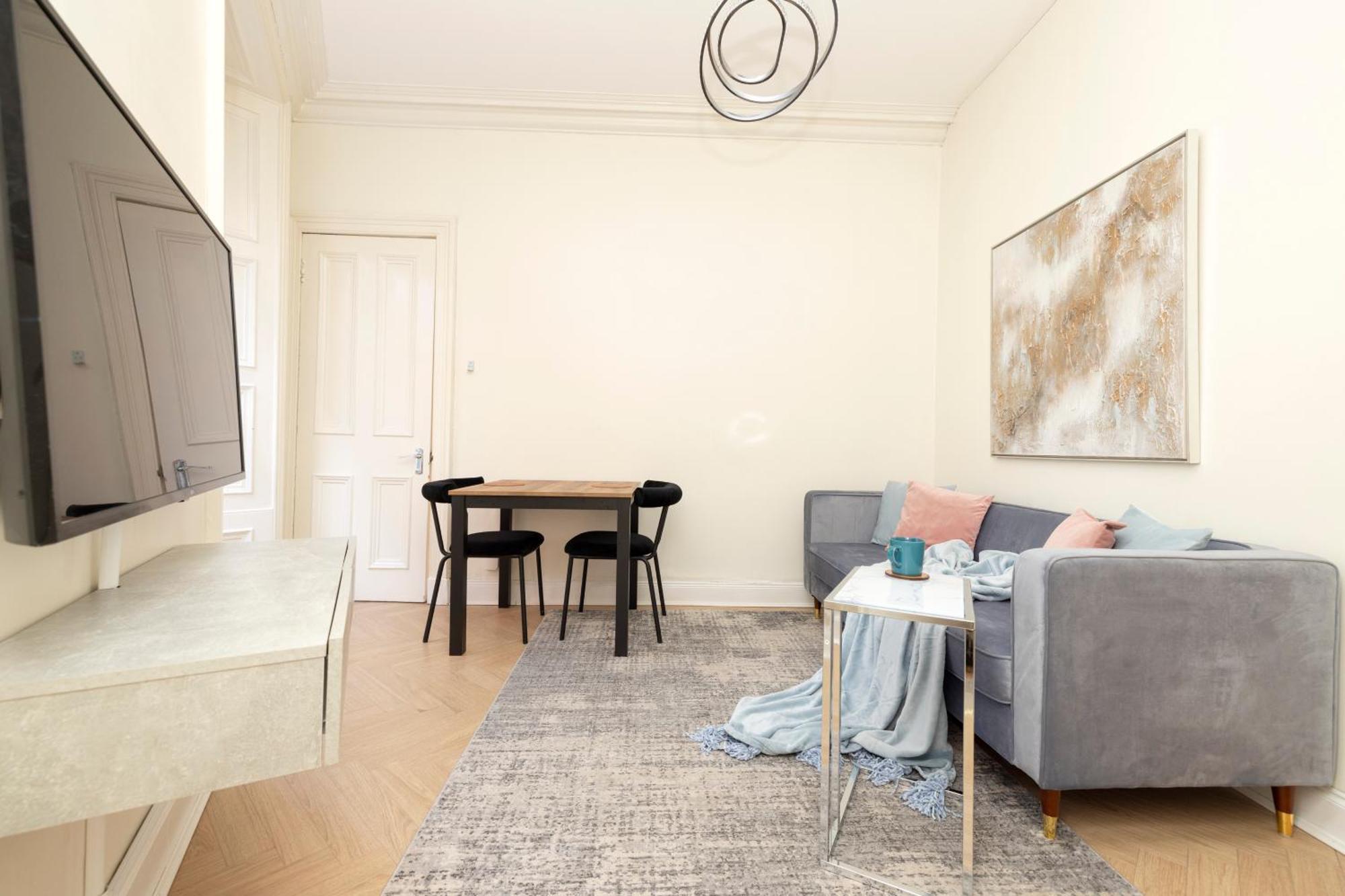 Apartamento Joivy Modern Flat In City Centre - For Up To 3 Guests Edimburgo Exterior foto